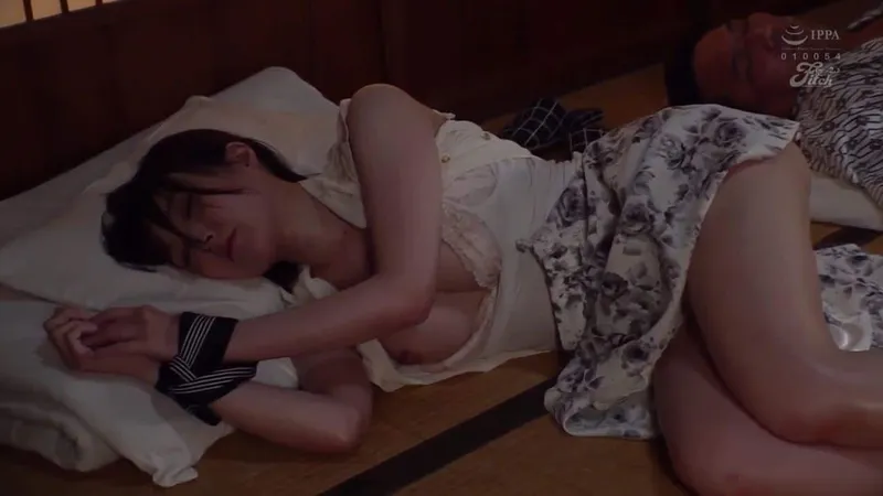 Xin ông chồng đi công tác với tiền bối, nữ nhân viên rơi vào kế hoạch của ông cấp trên biến thái