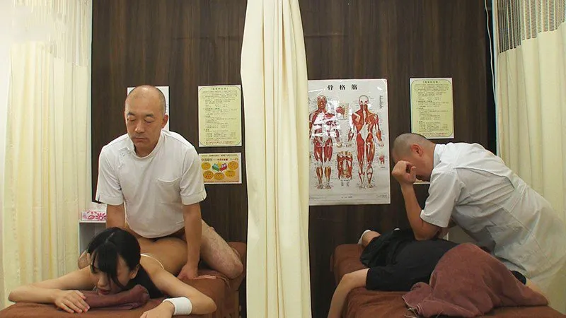 Dẫn người yêu đi mát-xa rồi bị đụ cạnh bên mà không hề hay biết