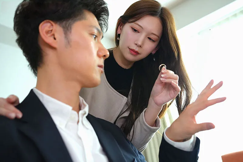 Người vợ đi đi chơi, anh xã ở nhà bị nhỏ em cô vợ gạ xoạc không trượt phát nào