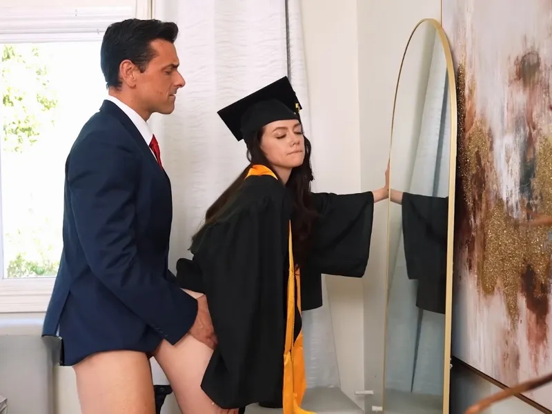 Cha dượng doggy ái nữ sữa đặc rớt đầy sàn