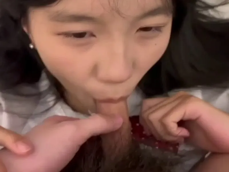Em loli dễ thương mút củ khoải biến em thành con em đào nứng p2